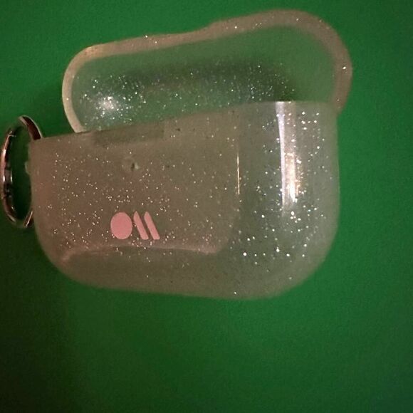Casely clear silicone w glitter AirPod Pro case with keyring NWOT - Picture 4 of 6
